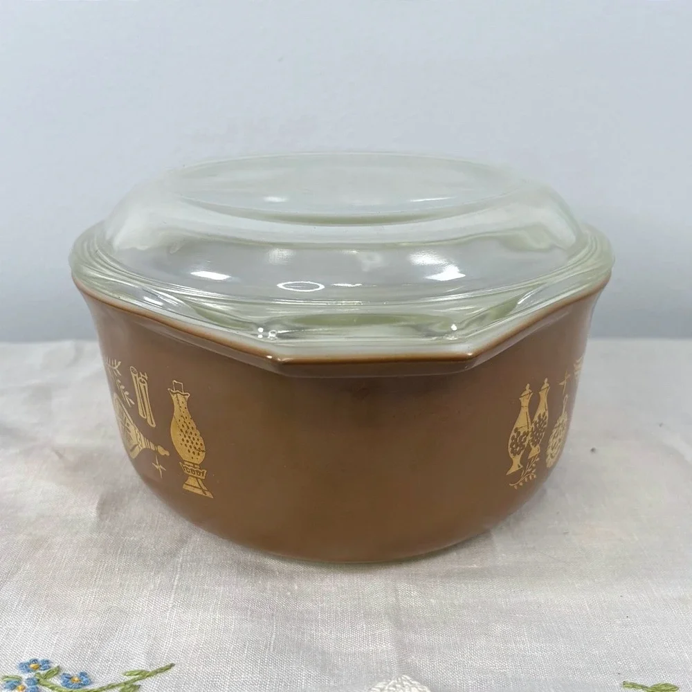 Vintage Pyrex Early American 043 Oval Casserole Dish 1.5 Qt Brown Gold with Lid